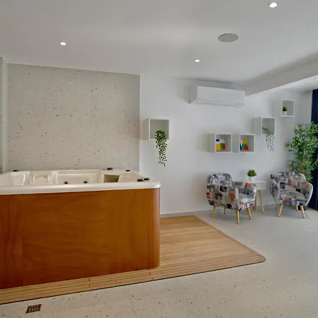 Villa Gust With Heated Pool, Jacuzzi, Sauna And Cinema *