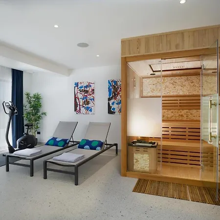 Gust With Heated Pool, Jacuzzi, Sauna And Cinema Villa Celina