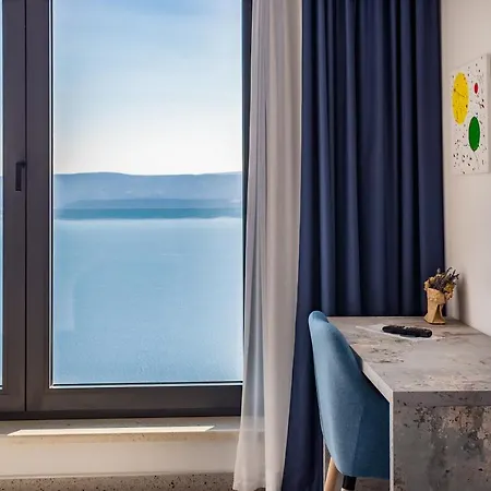 Gust, Sea View, Pool, Jacuzzi, Sauna, Cinema *