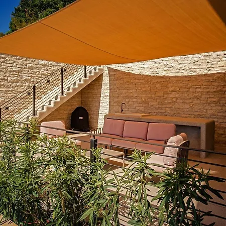 Villa Gust, Sea View, Pool, Jacuzzi, Sauna, Cinema *