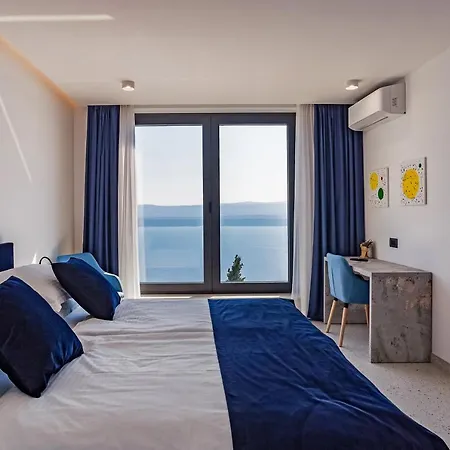Gust, Sea View, Pool, Jacuzzi, Sauna, Cinema וילה *