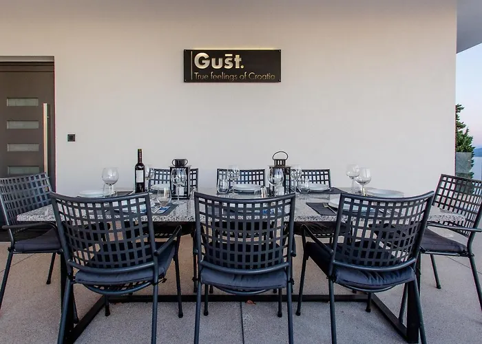 Gust, Sea View, Pool, Jacuzzi, Sauna, Cinema *