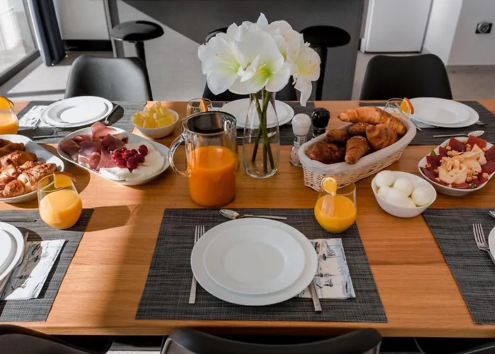 Gust, Sea View, Pool, Jacuzzi, Sauna, Cinema *