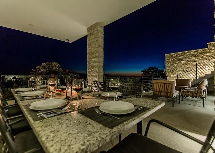 Villa Gust, Sea View, Pool, Jacuzzi, Sauna, Cinema