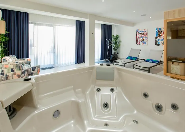 Gust, Sea View, Pool, Jacuzzi, Sauna, Cinema