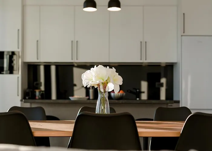 Villa Gust, Sea View, Pool, Jacuzzi, Sauna, Cinema *