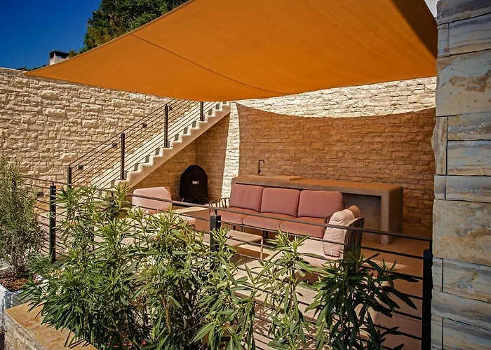 Villa Gust, Sea View, Pool, Jacuzzi, Sauna, Cinema *