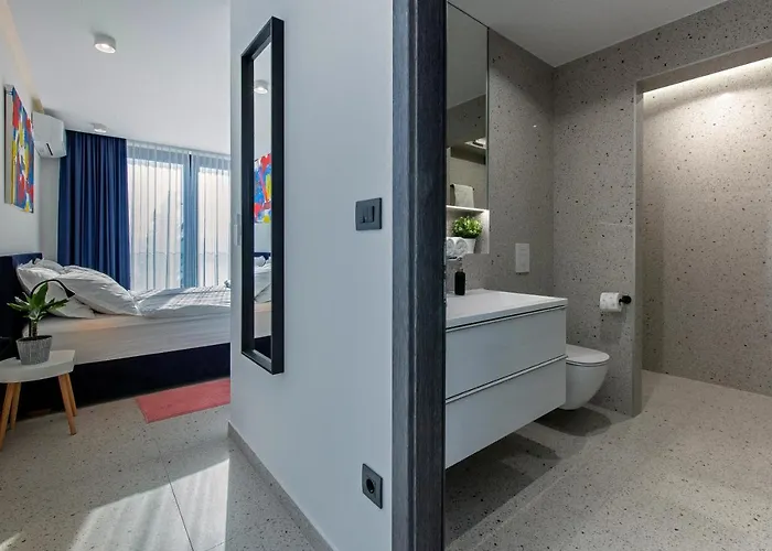 Gust, Sea View, Pool, Jacuzzi, Sauna, Cinema *