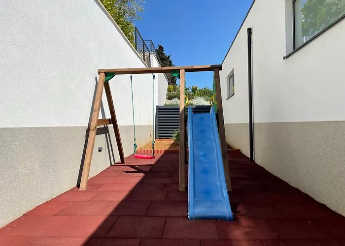 Gust, Sea View, Pool, Jacuzzi, Sauna, Cinema Omiš